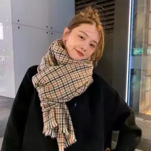 여성 고급스러운 클래식한 느낌 데일리 체크 머플러 겨울용품 겨울모자 방한넥워머