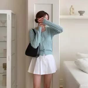 [하프클럽/]여성 모던 스퀘어넥 슬림핏 미니 가디건