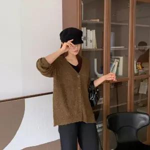 [하프클럽/]여성 브이넥 버튼 포인트 오버사이즈 뽀글이 가디건