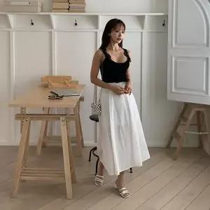 [하프클럽/셀러허브_여성트랜드패션]여자 뒷밴딩 핀턱 포인트 플레어 롱스