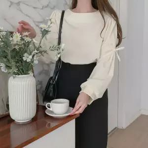 [하프클럽/]여성 퍼프 소매 리본 장식 라운드넥 블라우스