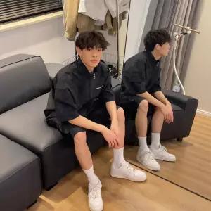 훌리오 남자트레이닝복세트 반팔 블랙 나염 여름 커플 풀세트 반집업 트레이닝 캐주얼 정장 UNO2