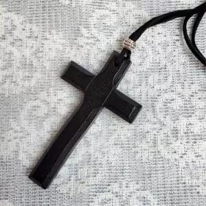 십자가 나무 펜던트 블랙