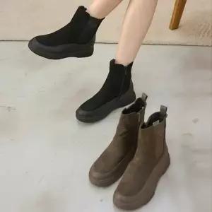깔끔 스웨이드 부츠 3cm 쿠션인솔 옆지퍼 로고포인트 털안감부츠 패딩부츠 여성겨울부츠