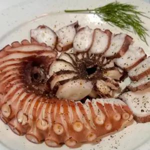 [A급] 국내산 자숙 대짜 참문어 통다리 1kg 자숙후 600g