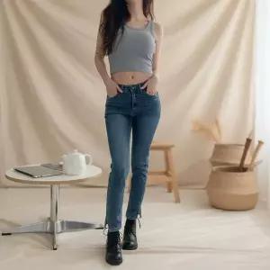 [하프클럽/셀러허브_여성트랜드패션]여성 골지라인 크롭캡 컷아웃 나시 모