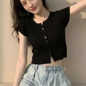 [라일리여성의류] Rly 브이넥 크롭 여성 데일리 캐주얼 반팔 니트 슬림