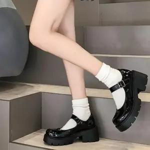 [라일리] Rly 라운드토 메리제인 여성 통굽 로퍼 구두 광택 슈