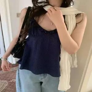 [라일리여성의류] Rly 여성 2컬러 여름 V넥 얇은 도트 나시 프릴 블