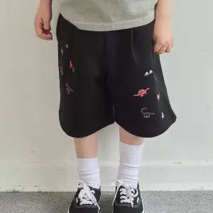 KIDS 와이드 다이노 스웨트쇼츠 블랙