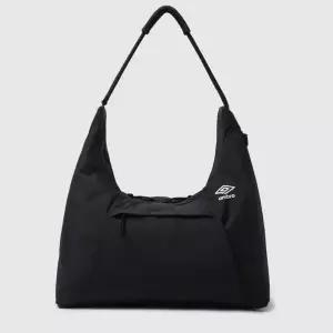 엄브로 스트랩 경량 빅 숄더백 가방 B1 UR123CBG33 BLK0 MNT0