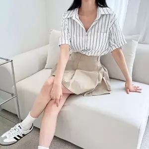 [신상오픈런]|CCH44DD|여성용 파란색 줄무늬 반팔 루즈핏 셔츠 블라우스
