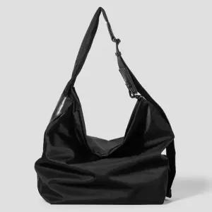 빈폴 액세서리 Less Bag 2 라지 나일론 크로스백 블랙 BE61D2M835