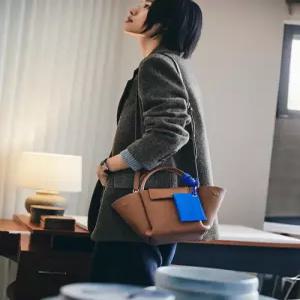 빈폴 액세서리 Less Bag 1 스몰 토트백 브릭 BE58D3M77C