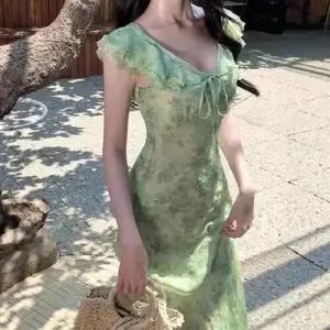 헐크 여자 여사친 원피스 초록 부드럽고 롱스커트 소매 해변 작은 바캉스 플라워 유니크A라인 비치 KKE1