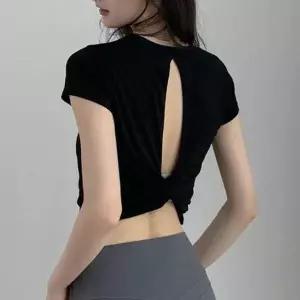 [아웃도어스/셀러허브_아웃도어]반팔티 데일리 트임 뒷태 요가 스타일
