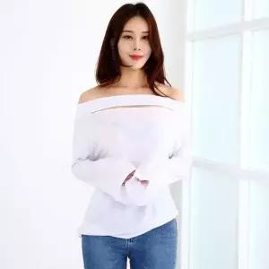 [하프클럽/]트임 입술넥티 어깨 트임 티셔츠 보트넥 오프숄더 나팔소매
