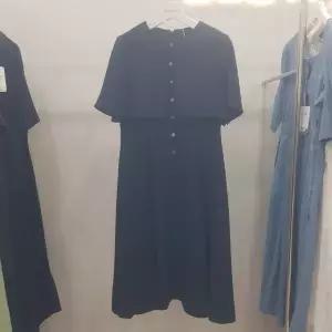 케이프버튼디테일원피스 BKOAE25380_JJ