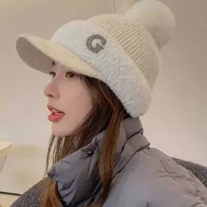 여성캡 골프 방울 털모자
