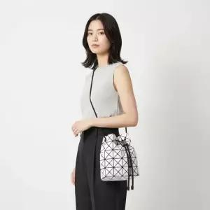 이세이미야케 여성 바오바오 W링 화이트 버킷백 BB56 AG531 01