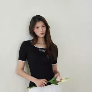 [롯데백화점]에고이스트 [BLUE LABEL] 로즈레터링 배색 반팔니트 ES2OKH01