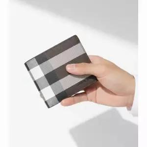버버리 MUST IT_ Reorder Check International Bifold Coin Wallet 8052802) 체크 인터내셔널 코인 반지갑)