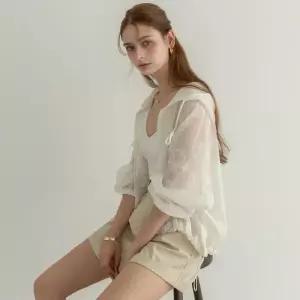 [르니앤맥코이]나비 패턴 후드 윈드 점퍼 MN06JP070HJY