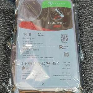 Seagate IronWolf Pro ST14000NE0008 14TB 7200RPM 3.5 SATA NAS HDD 용