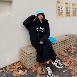 여성 데일리 겨울 블랙 프린팅 기모 후드 롱원피스