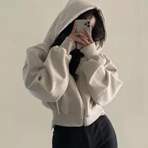 여성 세미 오버핏 후드집업 크롭