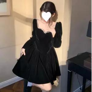 여자 원피스 춘추 날씬하고 빅사이즈 하객 스퀘어넥 벨벳 프렌치 ST3