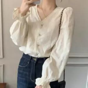 (색상 단일)큐티 프릴 퍼프 블라우스 여름 여성 브이넥 러블리