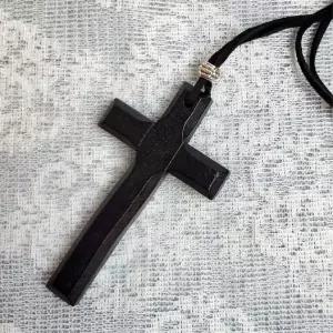[하프클럽/]나무 블랙 십자가 펜던트