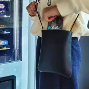 [패션] 마이크로백 핸드폰지갑가방 미니백 미니핸드폰가방 잉크블랙 핸드폰가방