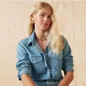 매장정품 LEVI'S 리바이스 여성 아이코닉 에센셜 웨스턴 데님셔츠 16786-0018 1662009