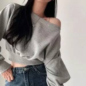 [하프클럽/]오프숄더 크롭 맨투맨티 긴팔 레이어드 티셔츠