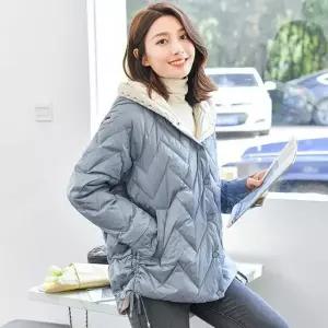 [하프클럽/]여성 경량 패딩 점퍼 화이트  후드 모자 3D 입체 세미