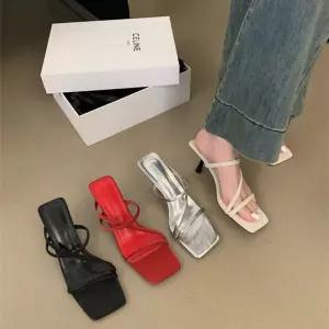 원더맨 여성용 여름 스트랩 토오픈 단색 데일리룩 샌들 신발 스퀘어 얇은 웨지힐 미들굽 일자 KUK2