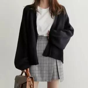 루즈핏 브이넥 니트 가디건 여성 데일리 아우터 가을코디 겨울 데일리룩 심플 여리 캐주얼
