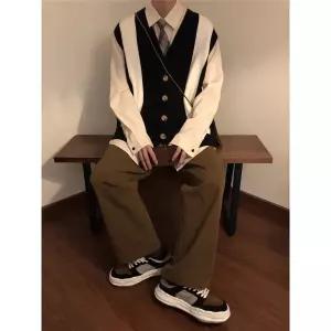 아이언하트 남성용 남사친 니트 빈티지 루즈핏 톱 나시 가디건 브이넥 시티보이 조끼 봄가을 KKE3