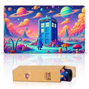 WIZCRAFT GAMING TARDIS IN SPACE (스티치) 디자인 WHO, THE 매트 아트 호환 및 MTG YUGIOH, PLAY 오리지널 MAGIC GATHERING PLAYMAT와 DOCTOR TCG - 플레이매트 MTG, 액세서리 플레이