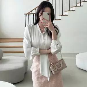 블리일리 화이트 쉬폰 셔츠 리본 스카프 타이블라우스 셔링 봄 하객룩 출근룩