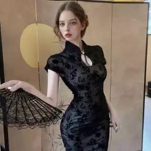 다크 플로럴 오리엔탈 하이넥 키홀 치파오 원피스