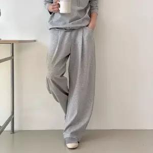 여자 트레이닝 커브드 핀턱 와이드핏 밴딩 포켓 바지