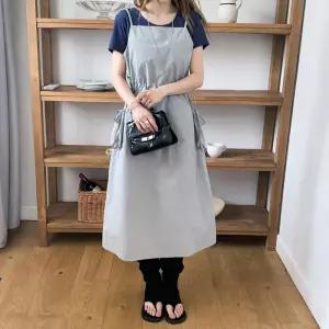 [옷자락] 여성 데일리 루즈핏 나일론 스트링 포켓 카고 민소매 미디 드레스