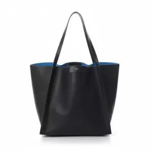 셀린느 26SS MEDIUM CUBE BAG IN SUPPLE CALFSKIN 123422T83 38NO) 카프스킨 미디엄 큐브 백)