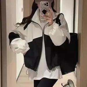 [하프클럽/]여성용 얇은 바람막이 가을 간절기
