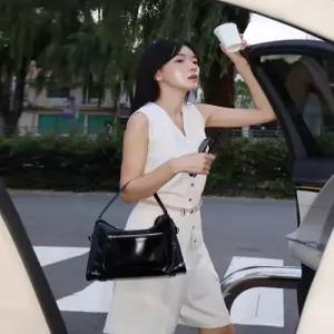 빈폴 액세서리 라인 미디엄 토트백 블랙 BE58D3M035