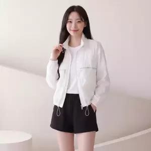 [올리비에스클로젯] 스트링 포켓 크롭 바람막이 점퍼_O2605JP018B