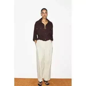 국내배송 자라 ZARA 롤업 슬리브 쇼트 재킷 - 브라운 1020676